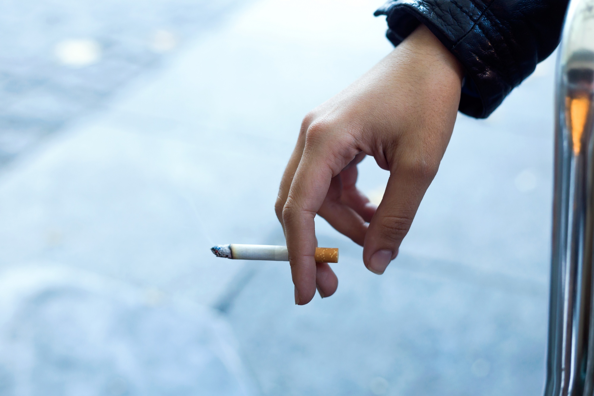 40 cigarros por dia: Veja o que aconteceu com o bebê fumante da